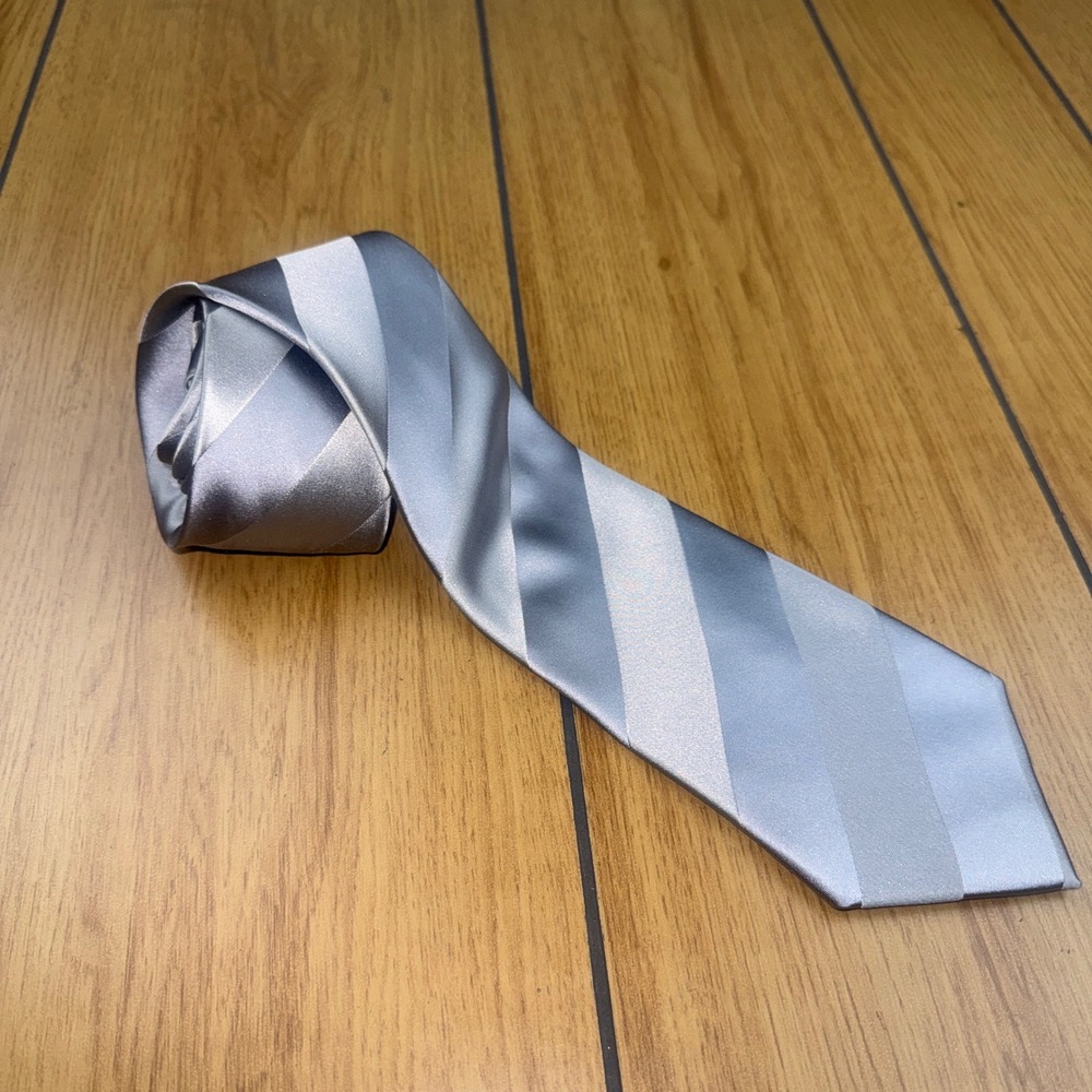 Donald J‎ Trump Signature Collection Mens Silver Grey Striped Gold plated  Silk